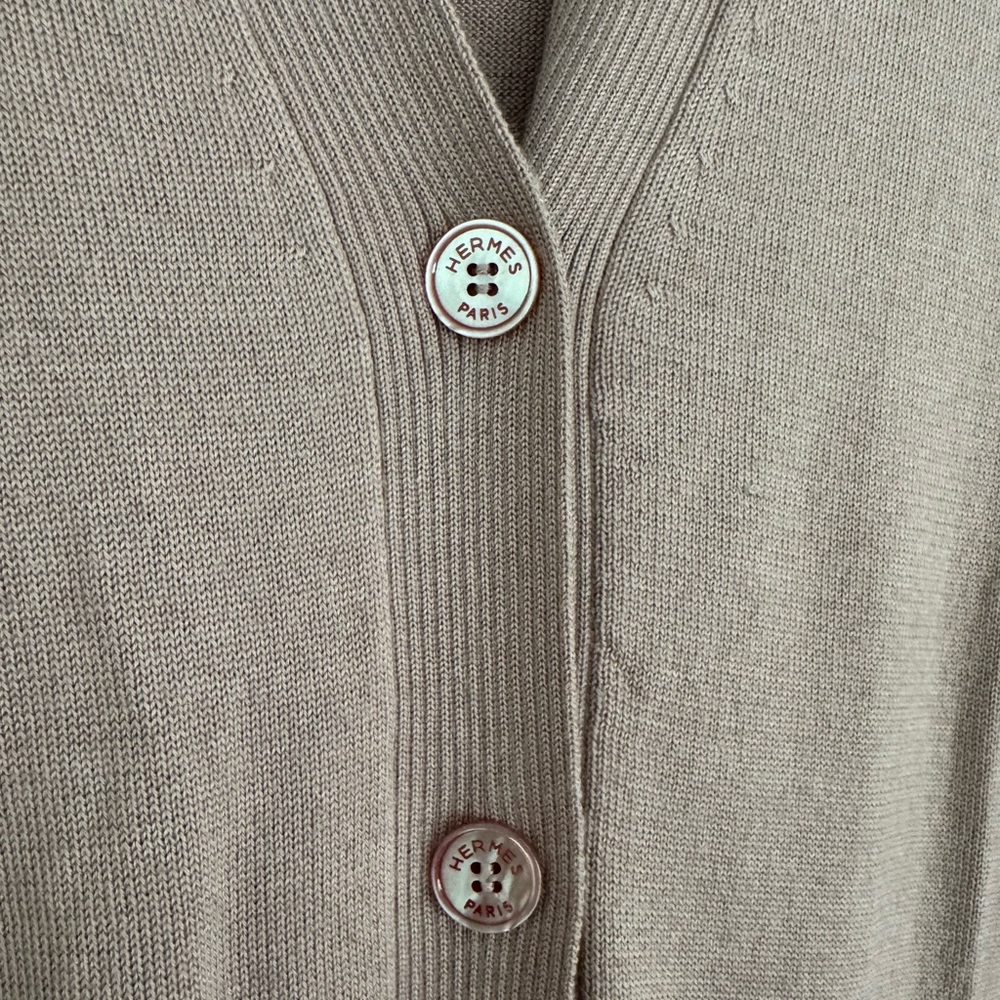 Hermès Women's Pink Cardigan Sweater - Picture 2 of 8